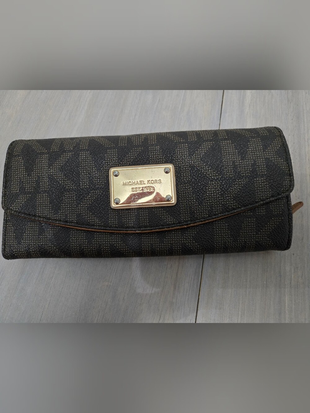 Michael Kors Envelope-style Clutch Wallet